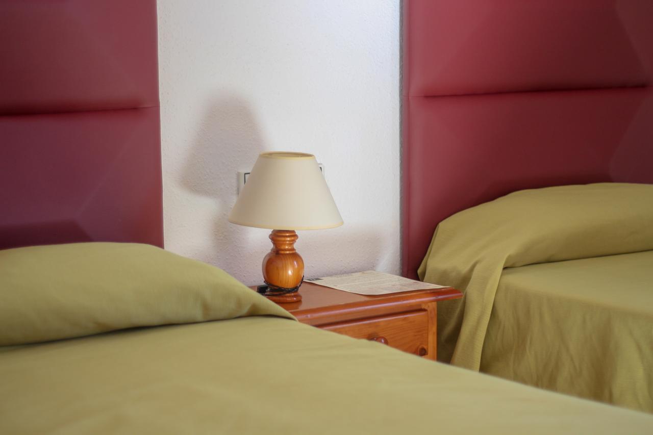 Hostal Esperanza Benajarafe Buitenkant foto