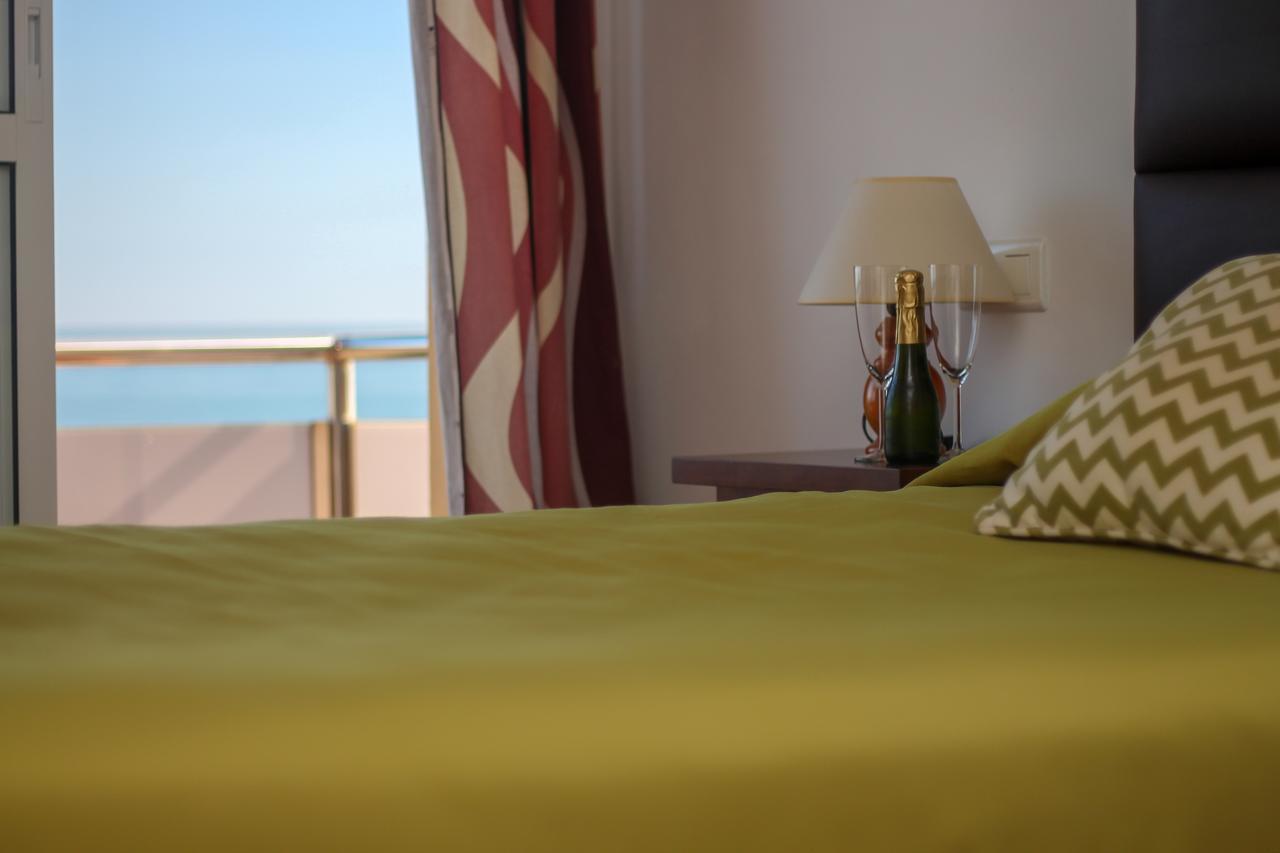 Hostal Esperanza Benajarafe Buitenkant foto