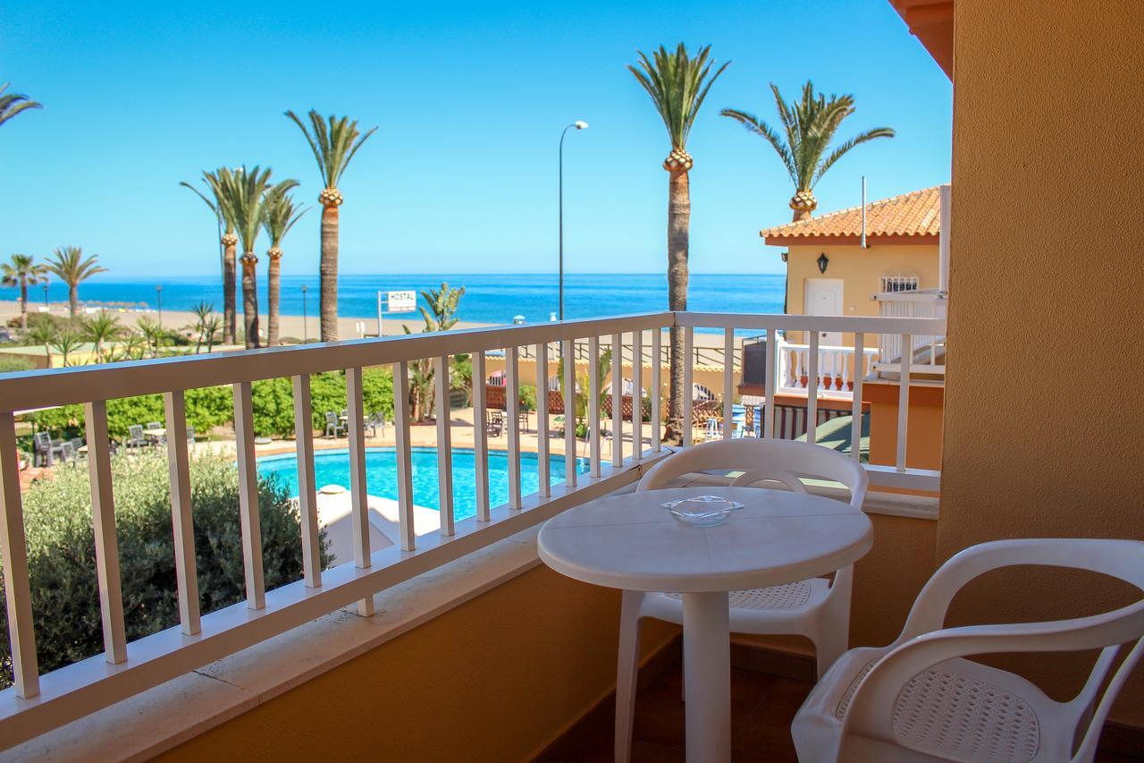 Hostal Esperanza Benajarafe Buitenkant foto
