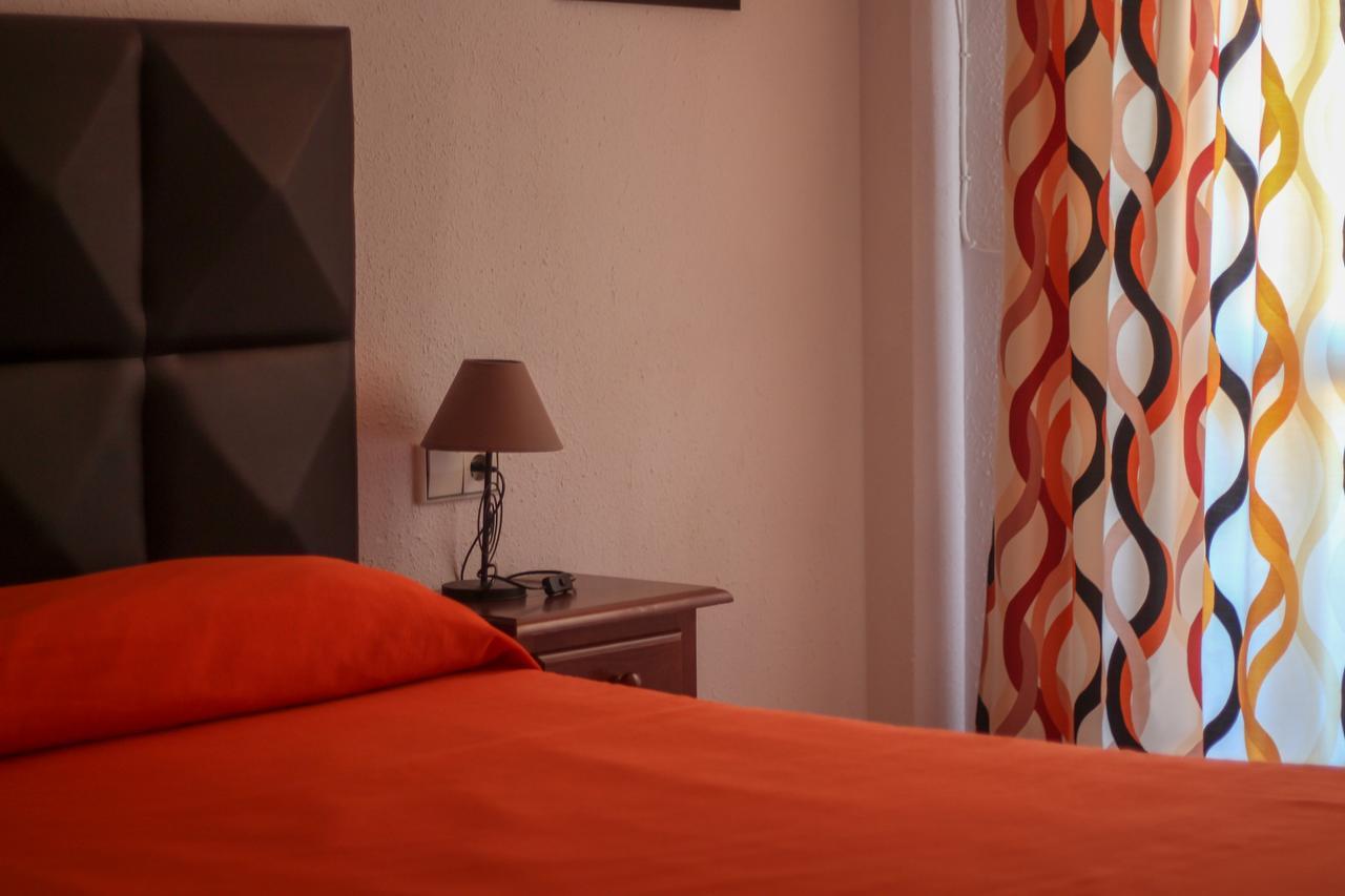 Hostal Esperanza Benajarafe Buitenkant foto