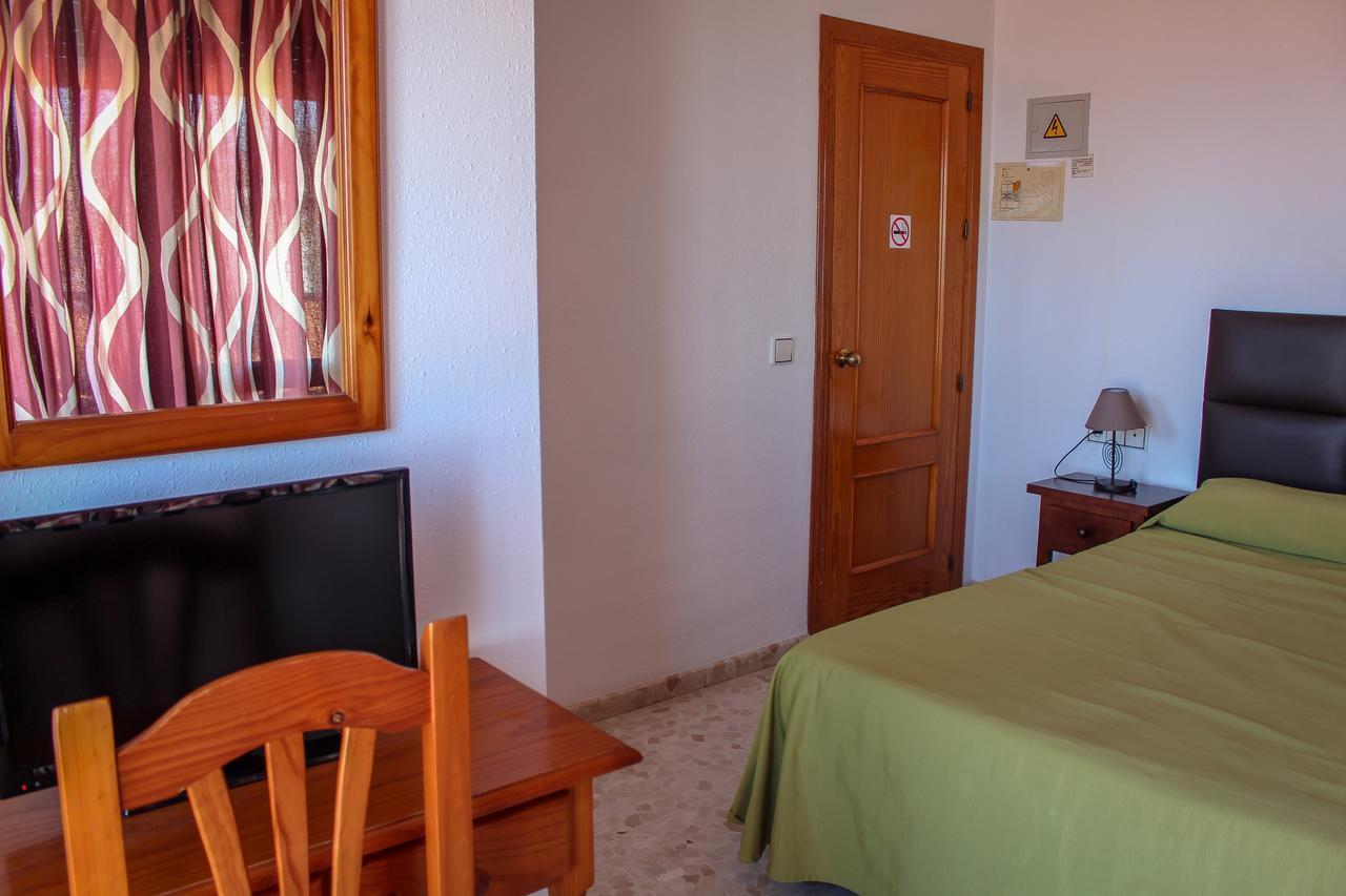 Hostal Esperanza Benajarafe Buitenkant foto