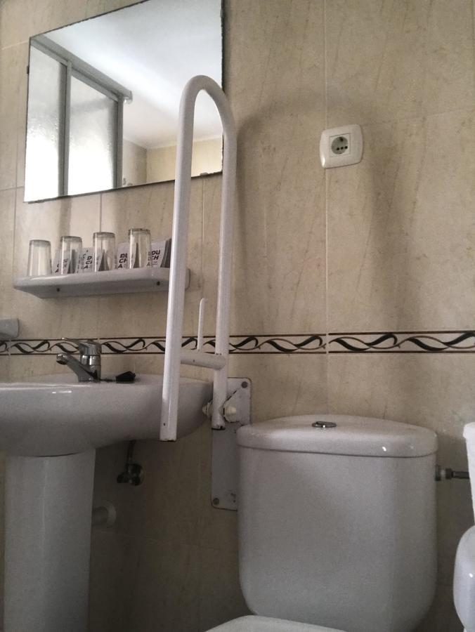 Hostal Esperanza Benajarafe Buitenkant foto