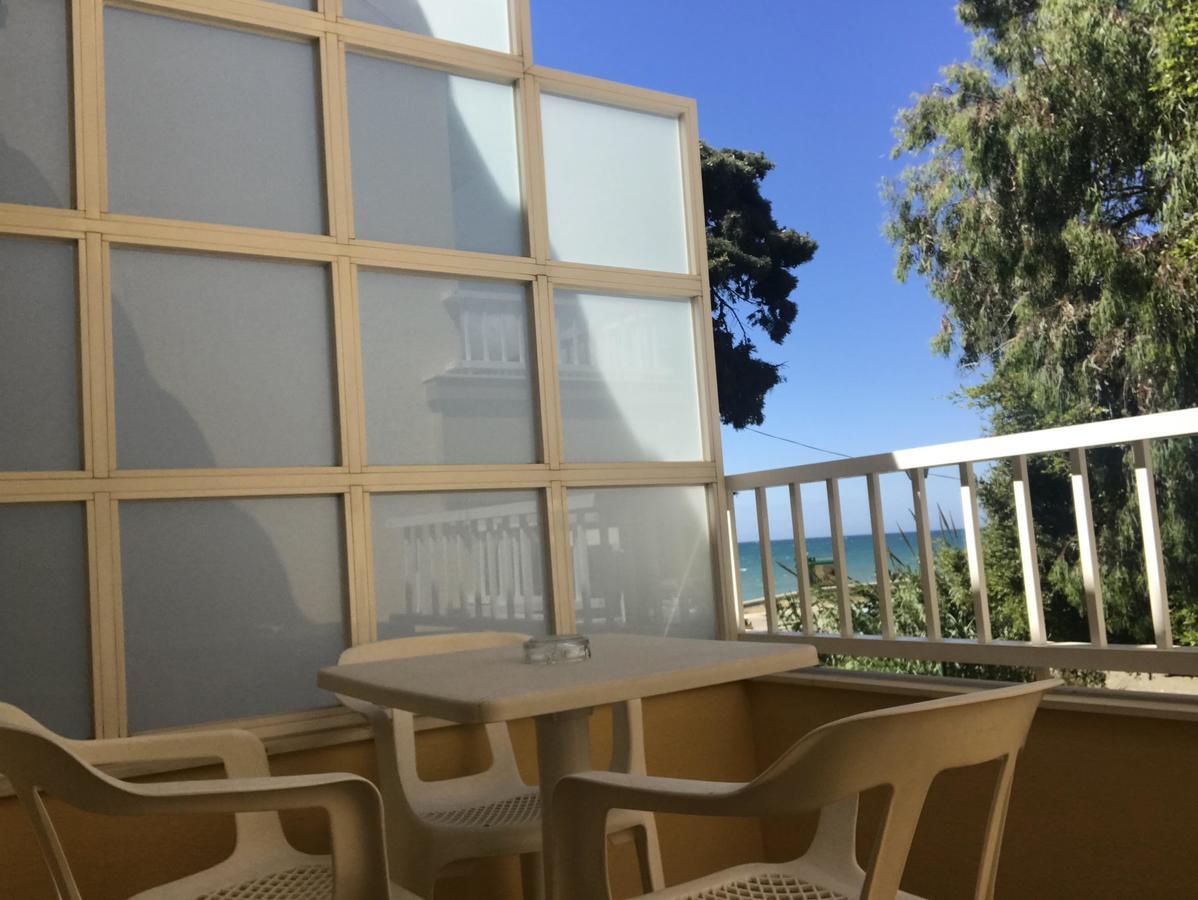 Hostal Esperanza Benajarafe Buitenkant foto