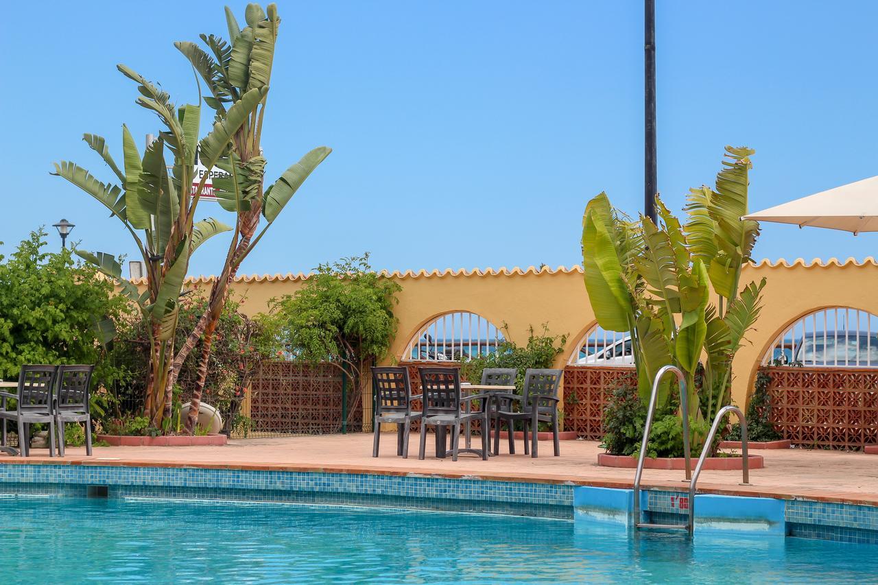 Hostal Esperanza Benajarafe Buitenkant foto