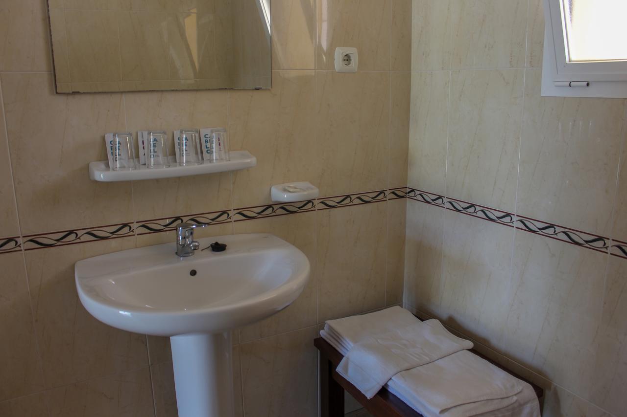 Hostal Esperanza Benajarafe Buitenkant foto