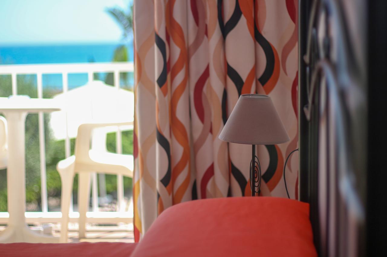 Hostal Esperanza Benajarafe Buitenkant foto